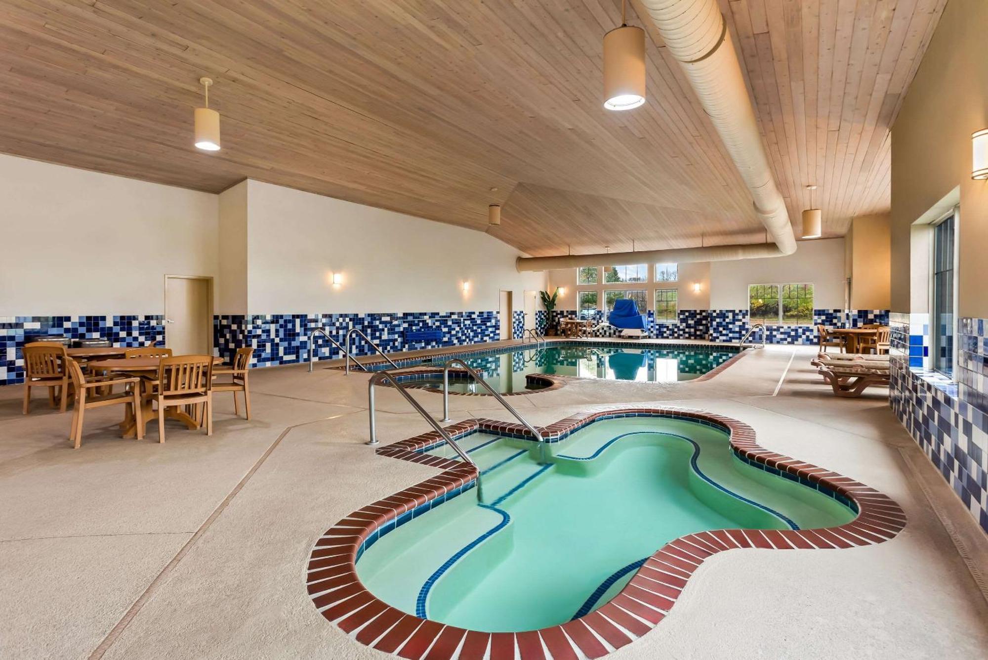 Country Inn & Suites By Radisson, Portage, In 외부 사진