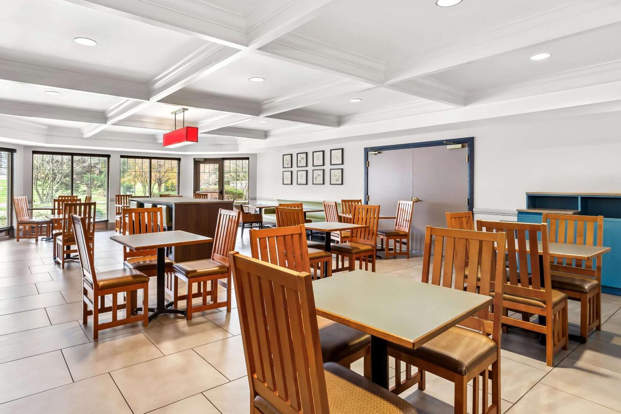 Country Inn & Suites By Radisson, Portage, In 외부 사진